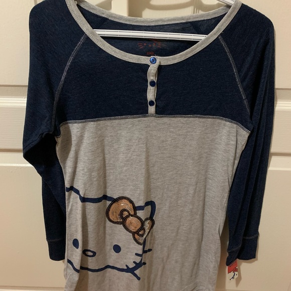 Hello kitty night dress⭐️⭐️GET THIS FREE WITH ANY PURCHASE 50$🆙⭐️⭐️ - Picture 1 of 2